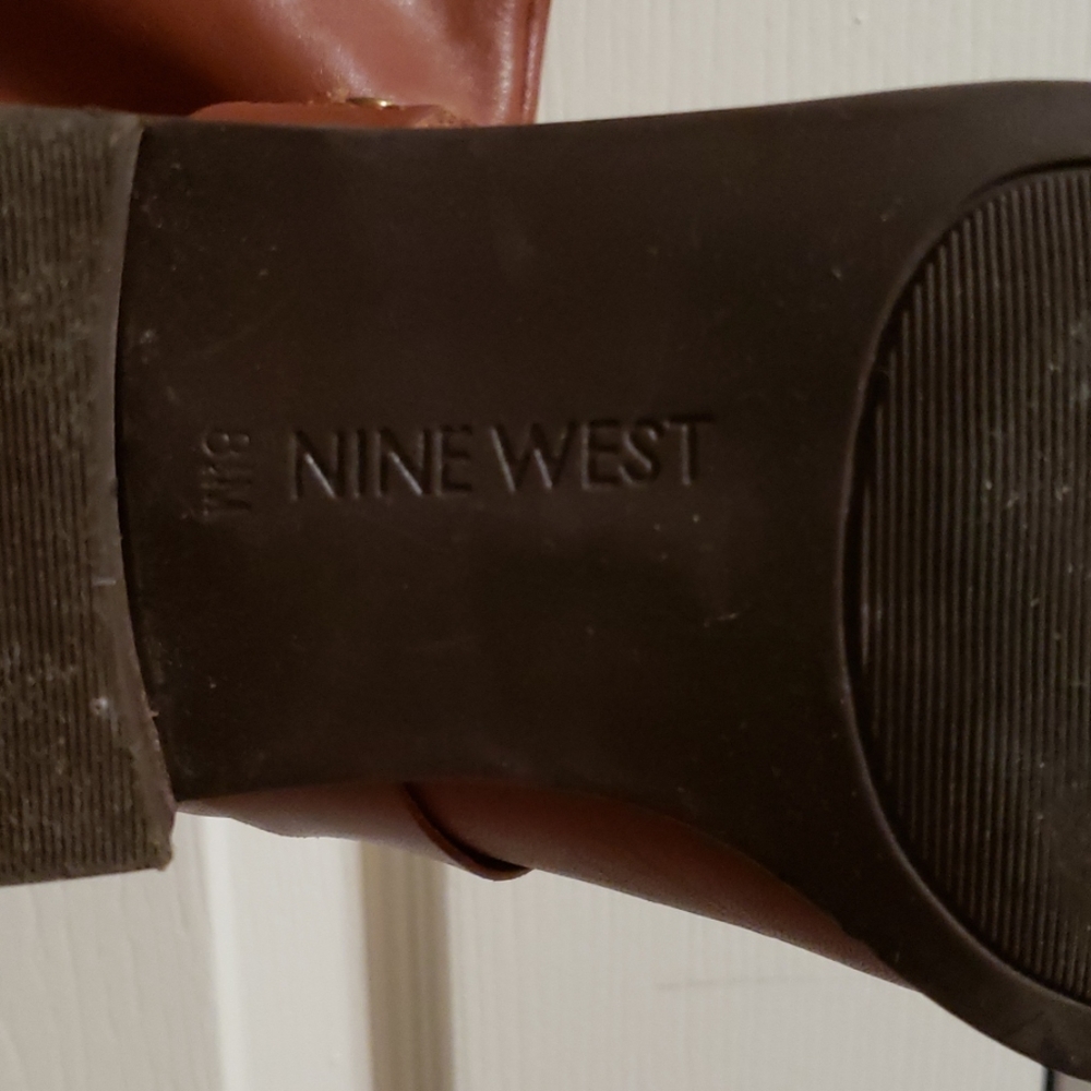 Boots - Picture 3 of 5